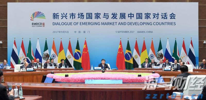 市委政法委召开全体会议暨委员述职会议